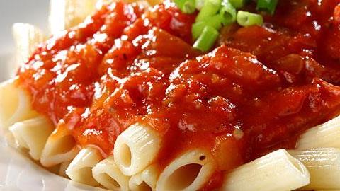 Τι κάνετε λάθος όταν μαγειρεύετε ζυμαρικά με σάλτσα!