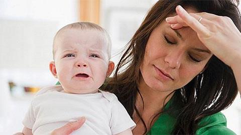 Νιώθω ότι ο 1 έτους γιος μου με έχει 