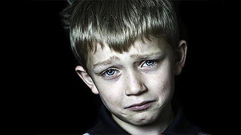 Οι συμμαθητές του γιου μου τον κοροϊδεύουν επειδή είναι κοντός. Τι να κάνω;