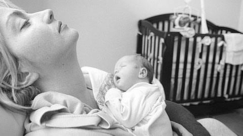 Ο πραγματικός λόγος που οι μαμάδες είναι τόσο κουρασμένες