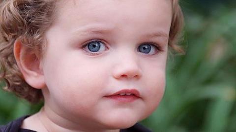 Οι 10 φωτογραφίες που πρέπει να βγάζετε το παιδί σας κάθε μήνα!