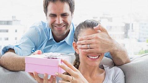 Τα 10 καλύτερα δώρα για τον Κωνσταντίνο και την Ελένη μέχρι 20 ευρώ