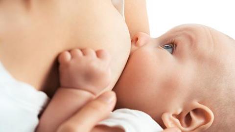 13 σκέψεις μιας μαμάς που θηλάζει