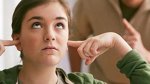 Πώς να διαπαιδαγωγήσετε σωστά ένα παιδί στην προεφηβεία