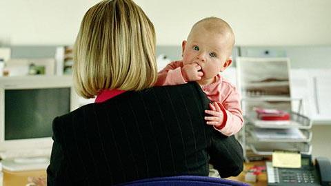 10 πράγματα που καταλαβαίνουν μόνο οι εργαζόμενες μαμάδες
