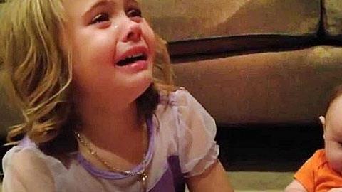 Η κόρη μου παθαίνει κρίσεις λόγω της ζήλιας προς τον αδερφό της