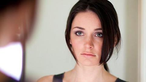 Πώς αλλάζει το πρόσωπο και το σώμα της γυναίκας μετά τα 30