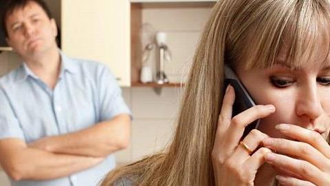 «Είμαι παντρεμένη με παιδί και έχω εραστή»