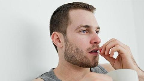 Ο σύζυγος παίρνει πολλά φάρμακα. Υπάρχει κίνδυνος για την εγκυμοσύνη μου;