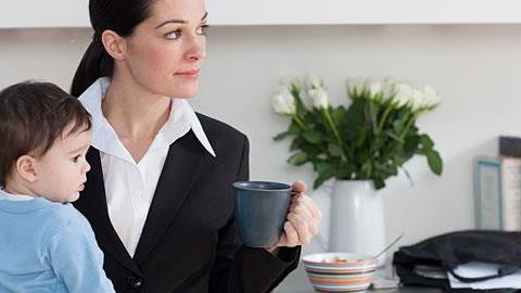 Τα 5 οφέλη των παιδιών με εργαζόμενες μαμάδες