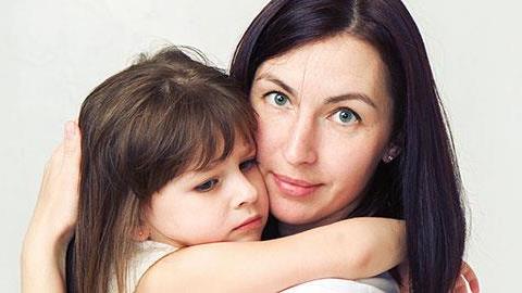 Η 5 ετών κόρη μου από μικρή φοβάται τον κόσμο. Τι να κάνω;