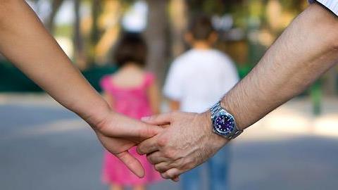 Πώς να δείχνετε στα παιδιά σας ότι αγαπιέστε