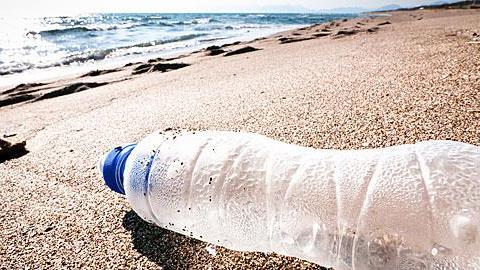 Νερά, αναψυκτικά και παγωτά: Πώς να αποφύγετε τις δηλητηριάσεις