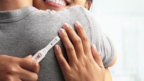 Τι συμβαίνει τον πρώτο μήνα της εγκυμοσύνης;