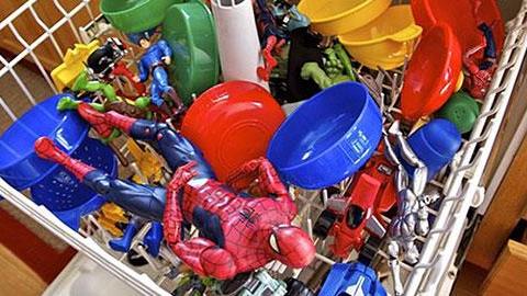 8 περίεργα αντικείμενα που μπορείτε να πλύνετε στο πλυντήριο πιάτων