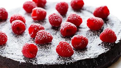 Συγκλονιστικό κέικ σοκολάτα με 3 υλικά!