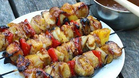 Συνταγή για σουβλάκια κουτόπουλο που σίγουρα δεν έχετε ξαναδοκιμάσει!