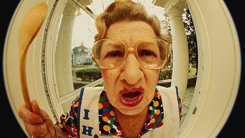 Τα 10 χειρότερα πράγματα που μπορεί να σου κάνει η πεθερά σου!