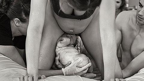 15 συγκλονιστικές φωτογραφίες τοκετού που θα σας κόψουν την ανάσα