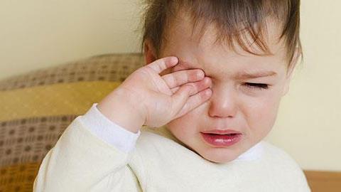 Ξυπνάει και δυσκολεύεται να ξανακοιμηθεί