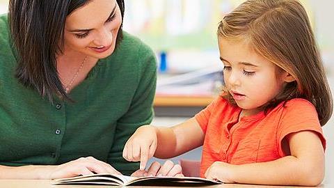 Πώς να κάνετε το παιδί ξεφτέρι στην ανάγνωση