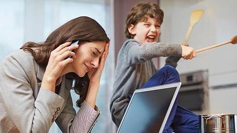 Ένας αποτελεσματικός τρόπος να μην σας διακόπτει το παιδί όταν μιλάτε