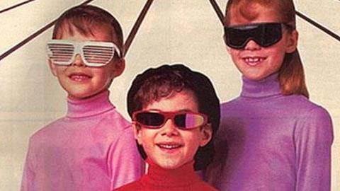 Τι σκέφτονταν οι μαμάδες μας όταν μας έντυναν;