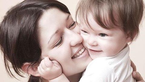 «Η μητρότητα μου έδωσε κάτι πολύ πιο σημαντικό από την ευτυχία»