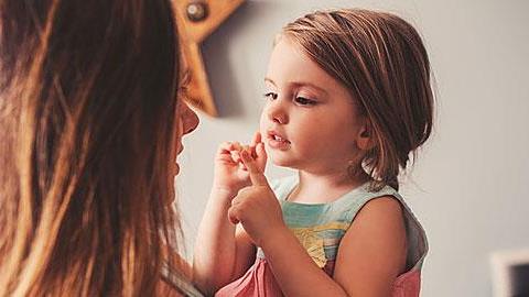 Τα 7 πράγματα που πρέπει να λέμε κάθε μέρα στα παιδιά