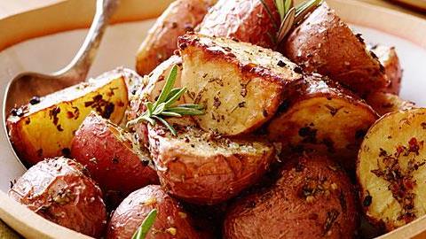 Μυστικά για πεντανόστιμες πατάτες φούρνου