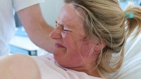 Οι πόνοι του τοκετού μέσα από 12 συγκλονιστικές φωτογραφίες