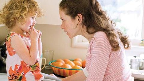 Πώς να πειθαρχήσετε τα μικρά παιδιά