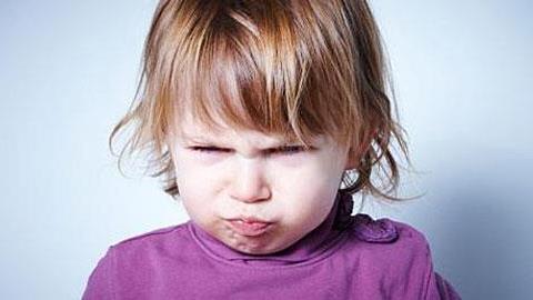 Η 14 μηνών κόρη μου αρνείται να σταματήσει τον θηλασμό