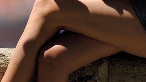 Στον 14 ετών γιο μου αρέσουν τα πόδια μου. Να ανησυχήσω;