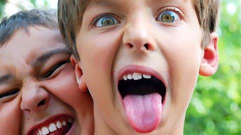 Ο 5χρονος γιος μου, όταν κάνει παρέα με ένα ζωηρό φίλο του, γίνεται ατίθασος. Τι να κάνω;