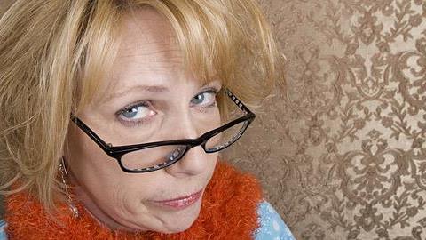 10 πολύ φαρμακερές ατάκες πεθερών στις νύφες τους