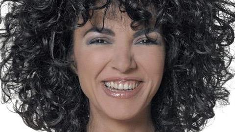 Τέλεια χτενίσματα και κουρέματα για σγουρά μαλλιά