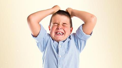 Ο γιος μου τελευταία έχει γίνει νευρικός και επιθετικός. Πρέπει να ανησυχήσω;