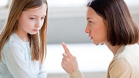 Ποια απειλή δεν πρέπει να λέτε ποτέ στο παιδί και γιατί