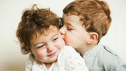 Πώς να μεγαλώσετε έναν άντρα που σέβεται τις γυναίκες