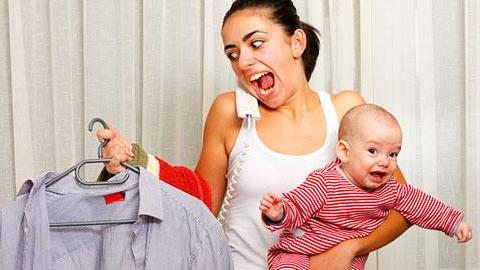 Στις μαμάδες που μεγαλώνουν τα παιδιά τους χωρίς βοήθεια