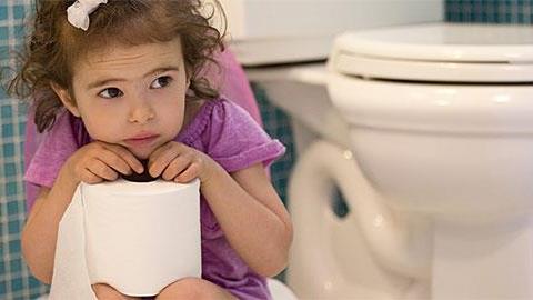 Παιδί με έντονη δυσκοιλιότητα
