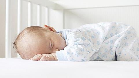 Επιλέγοντας σωστή κούνια για το μωρό