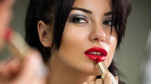5 εντυπωσιακά μακιγιάζ για το πρωτοχρονιάτικο ρεβεγιόν