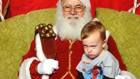 Οι χειρότερες φωτογραφίες παιδιών με τον Άγιο Βασίλη!