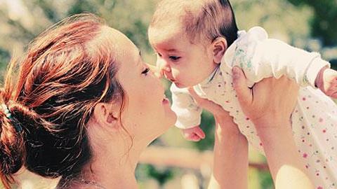 Ο πραγματικός λόγος που η μητρότητα αλλάζει τα πάντα