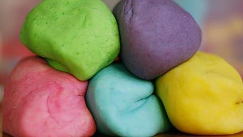 Πώς να φτιάξετε σπιτική πλαστελίνη