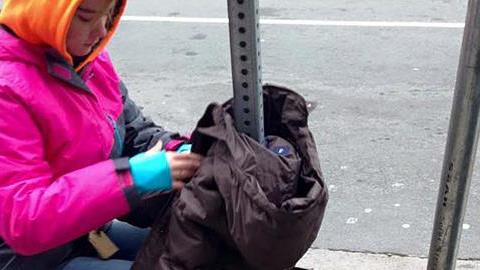 Η μεγαλόψυχη πρωτοβουλία μιας μαμάς για τους αστέγους