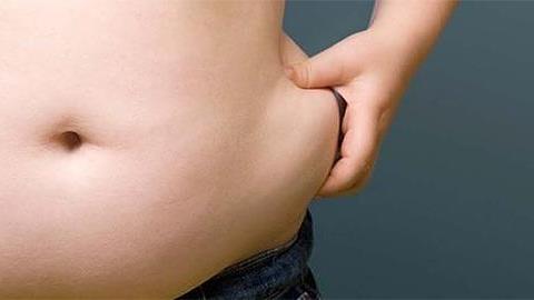 Ο γιος μου έχει κόμπλεξ με το σώμα του. Πώς να τον βοηθήσω;