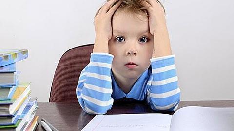 Πώς να βοηθήσετε το παιδί με τις ασκήσεις του σχολείου